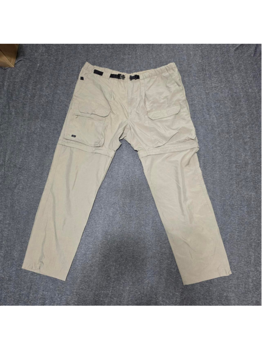Vintage Outersport Tan Nylon Convertible Zip Off Cargo Pants Shorts Large
